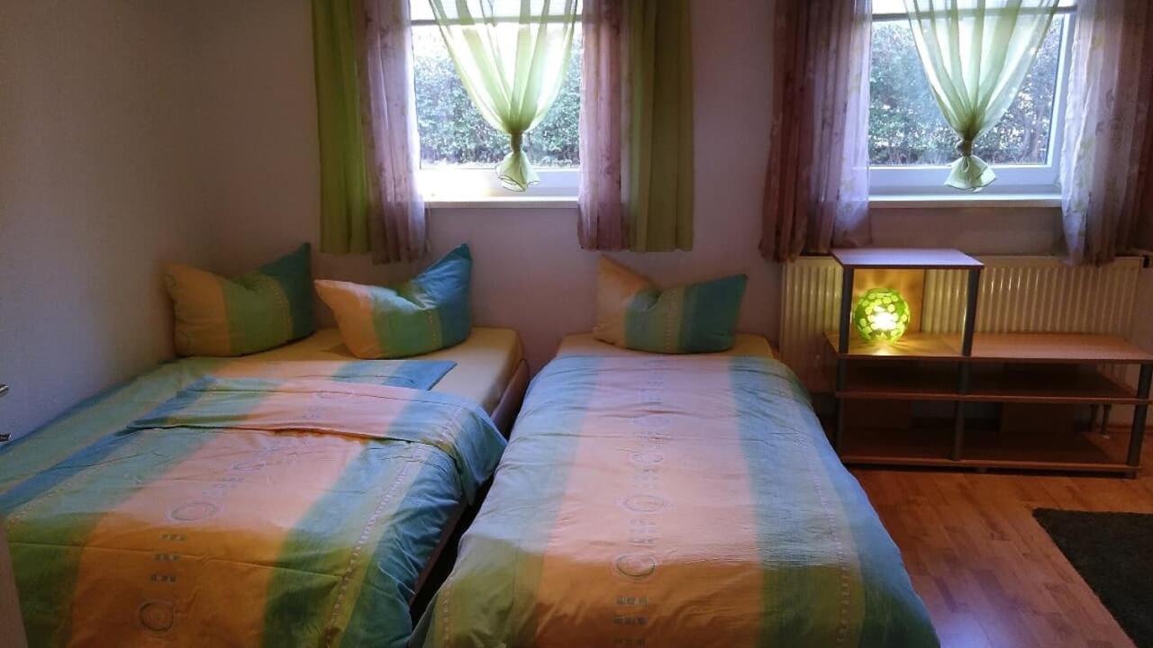 Ferienwohnung Steinwald Auslaeufer Mit Blick Auf Koesseine Waldershof Esterno foto